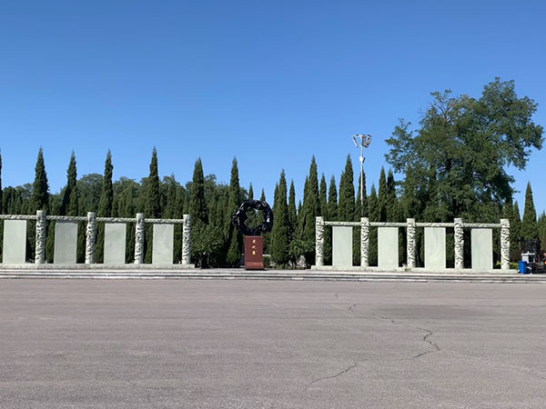 抚顺卧龙山公墓环境